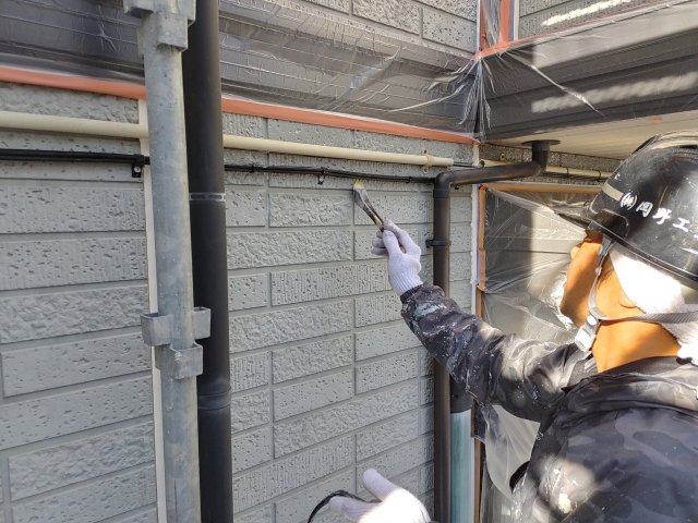 外壁下塗り作業